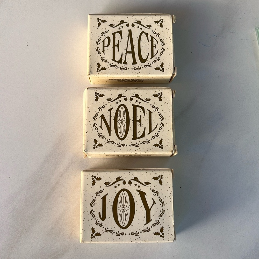 Vintage 2000 Avon Holiday Christmas Soap (Peace Love Joy) exclusive soaps.